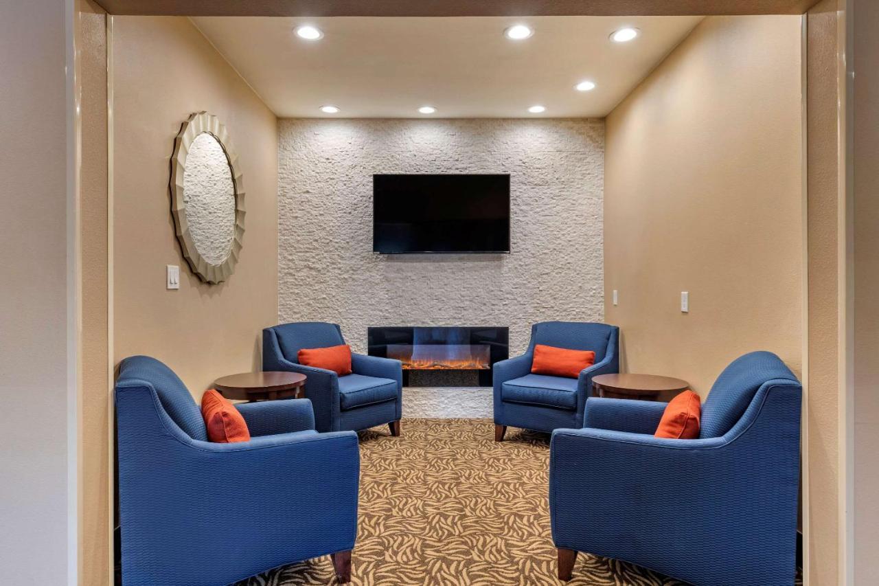 Comfort Suites Лафкін Екстер'єр фото