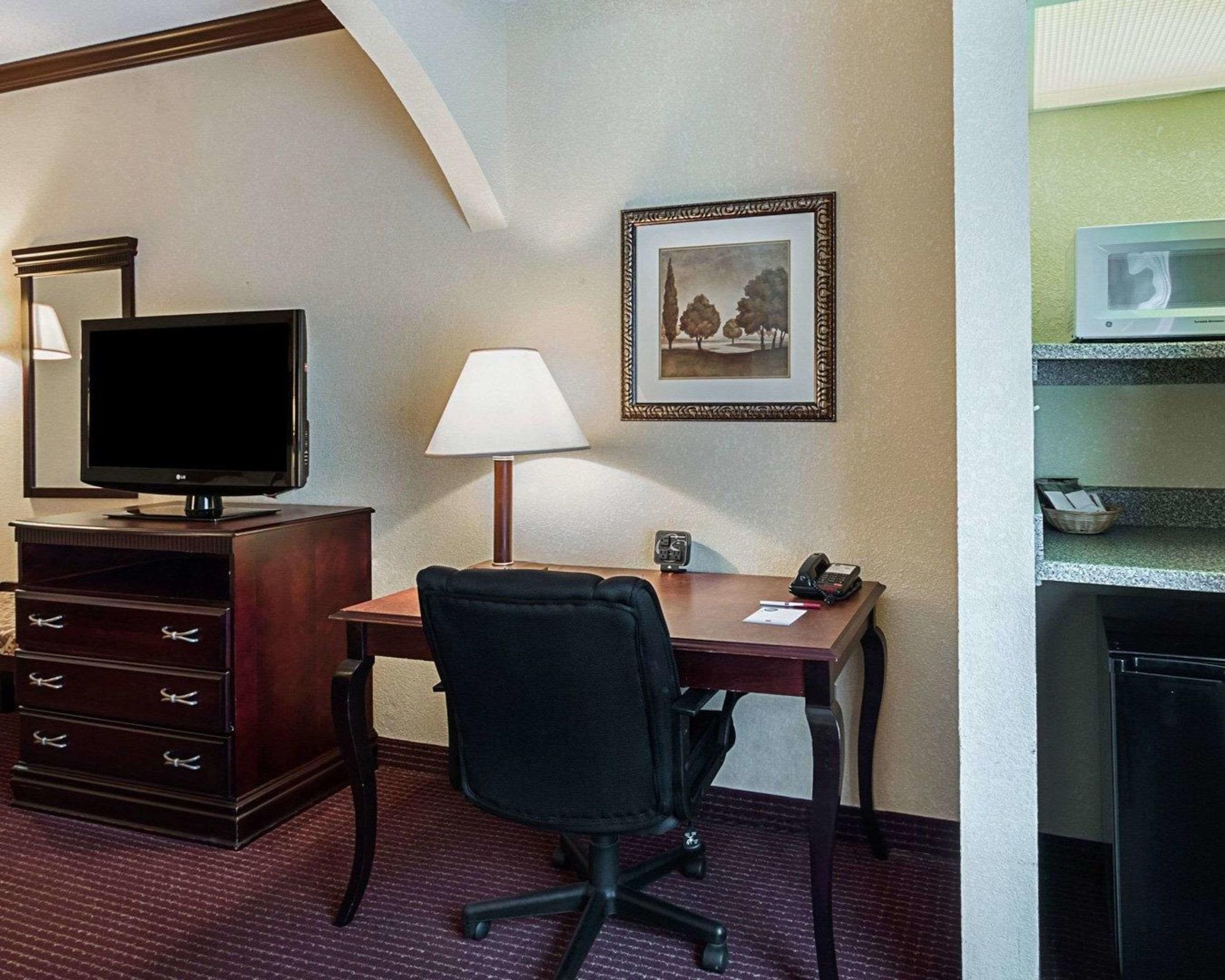 Comfort Suites Лафкін Екстер'єр фото