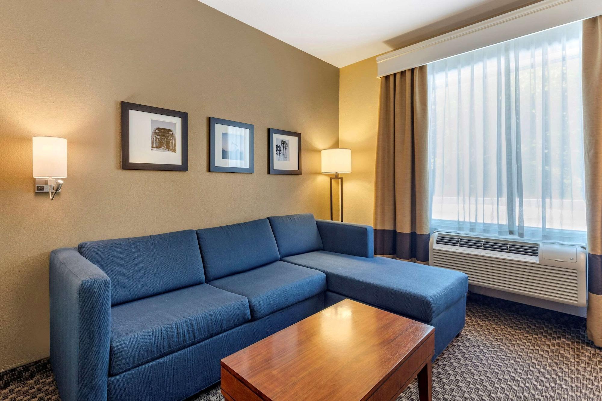 Comfort Suites Лафкін Екстер'єр фото