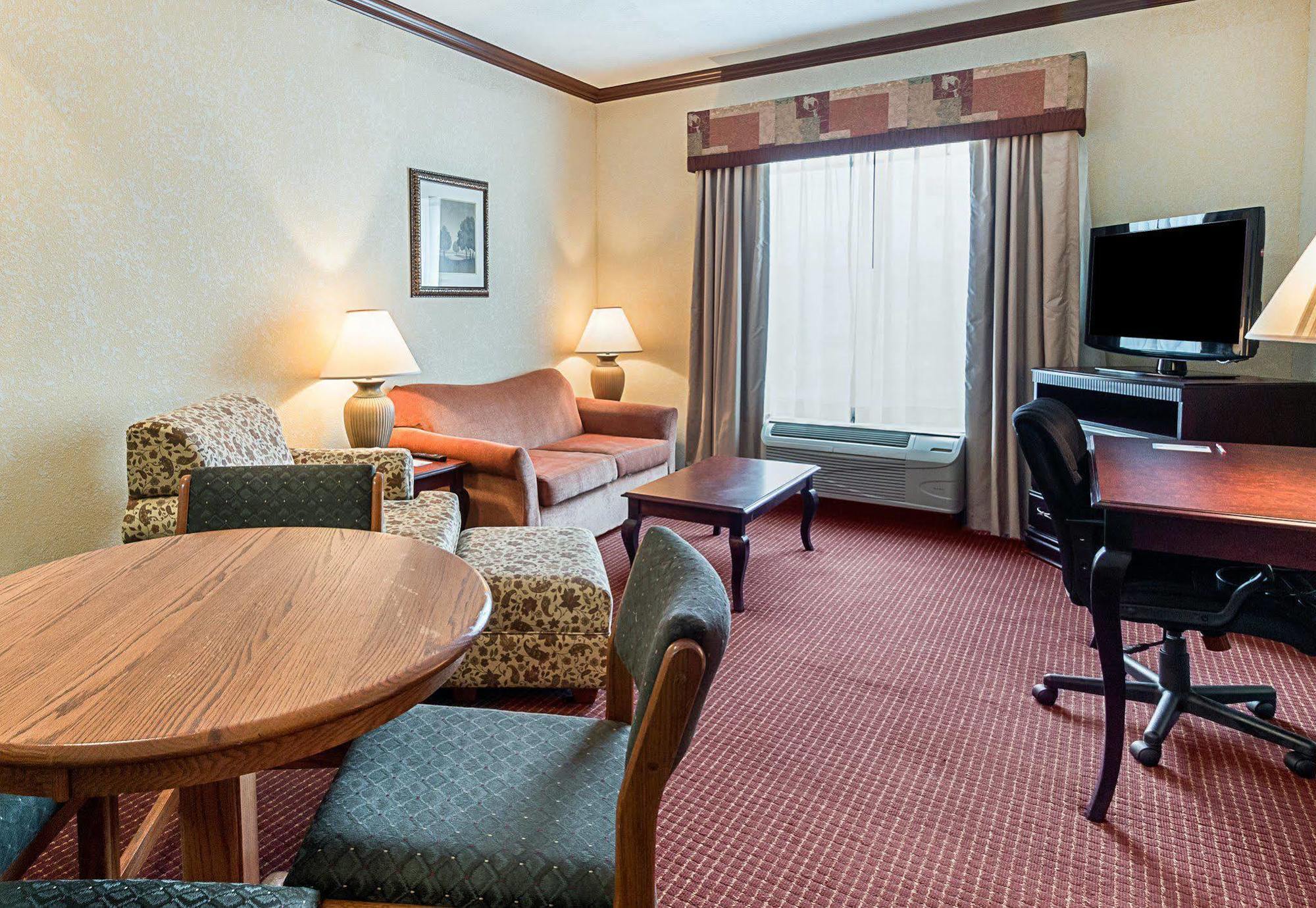 Comfort Suites Лафкін Екстер'єр фото